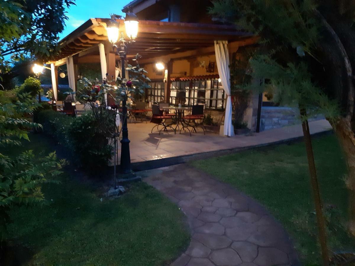 Hosteria Las Fuentes Rubayo Kültér fotó